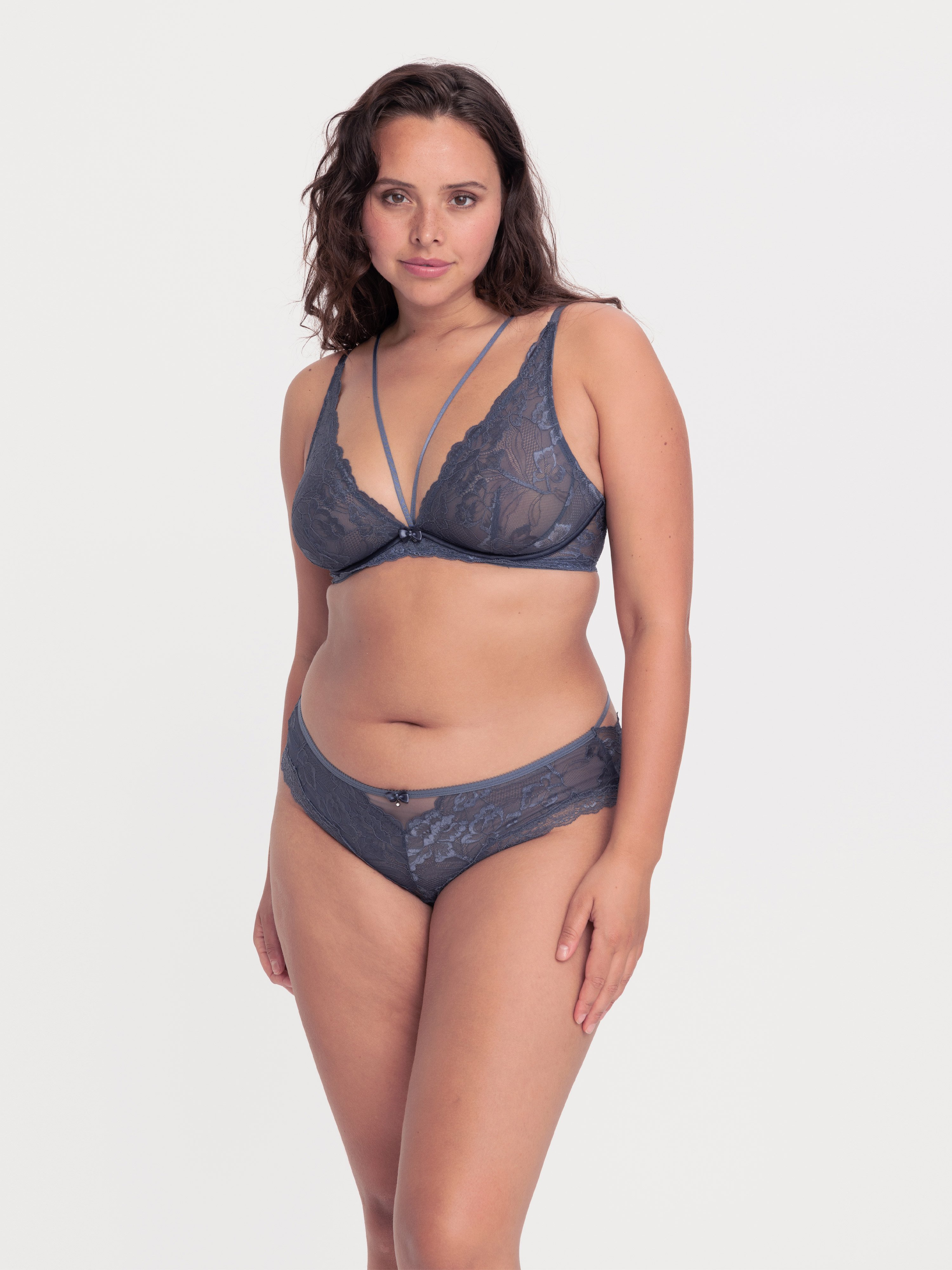 Diane Hipster String